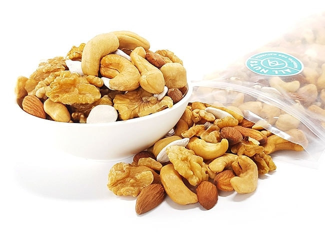 mix-de-castanha-de-caju-amendoas-semente-de-abobora-e-nozes