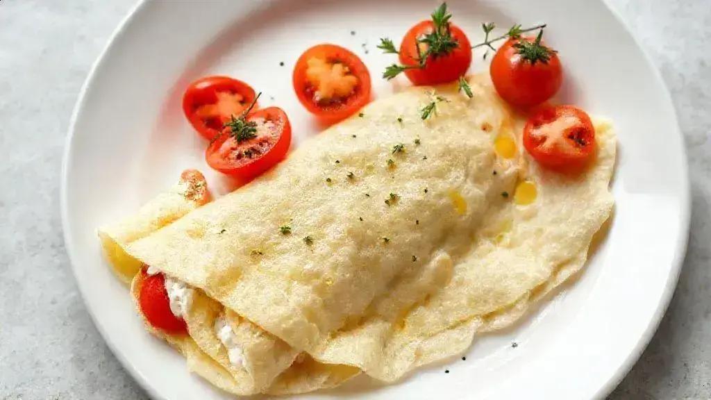 tapioca recheada com cottage e tomate